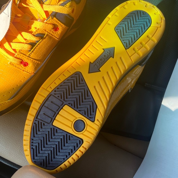 Troops - Picture 3 of 6